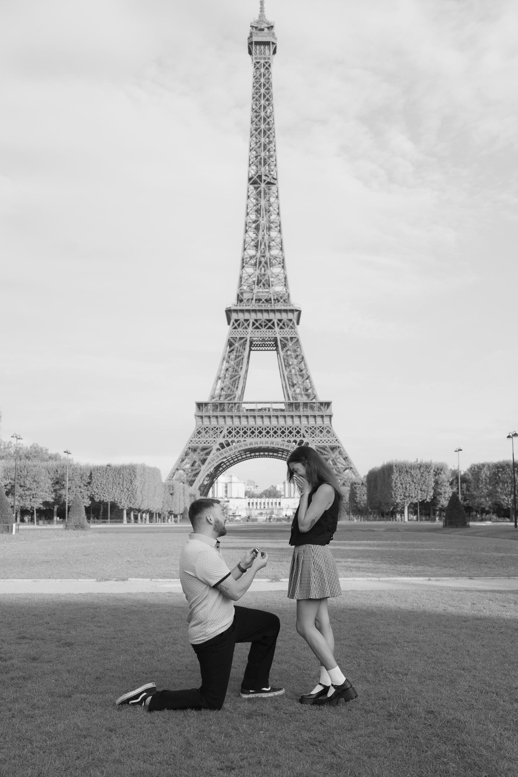 sunrise Eiffel Tower proposal by Paris photographer.