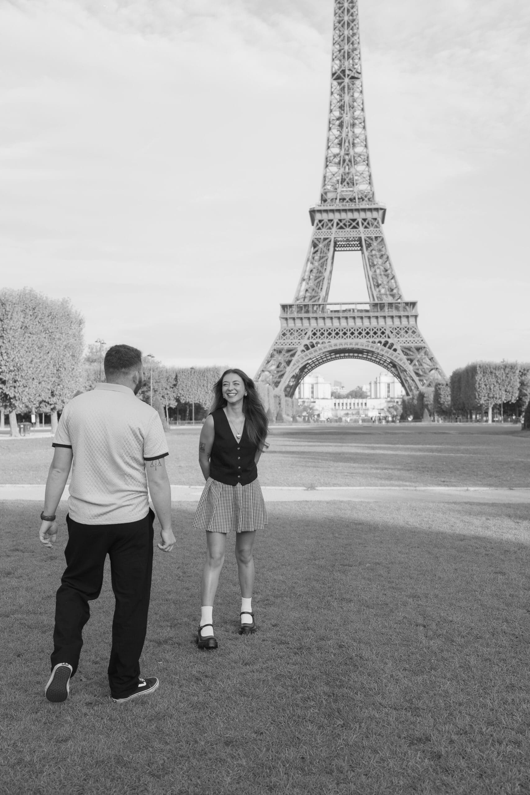 sunrise Eiffel Tower proposal by Paris photographer.